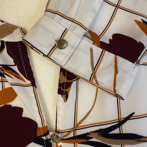 Liz Claiborne Burgundy Floral Grid Blouse - Picture 4 of 6